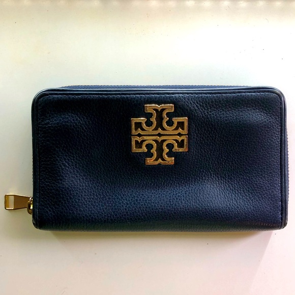 Tory Burch Handbags - Tory Burch Navy Long Zippy Wallet